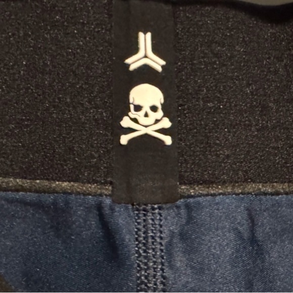 Women’s SoulCycle X UltraCor Black/ Blue Camo Skull Print Ankle Leggings: Size S - Picture 7 of 9